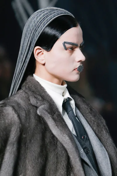 Look 97